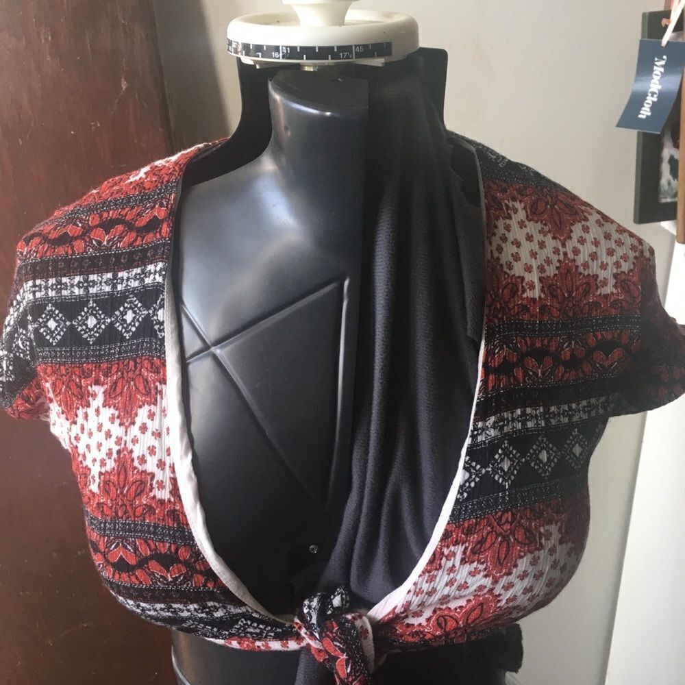 Sophia Mincien x Tiger Mist red & black tie front crop top